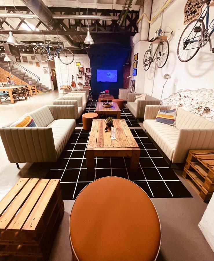 Bed & Bike Barcelona Hostel Exterior photo