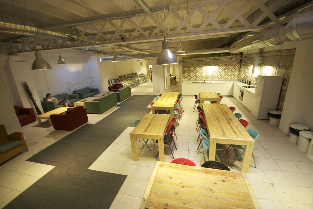 Bed & Bike Barcelona Hostel Exterior photo