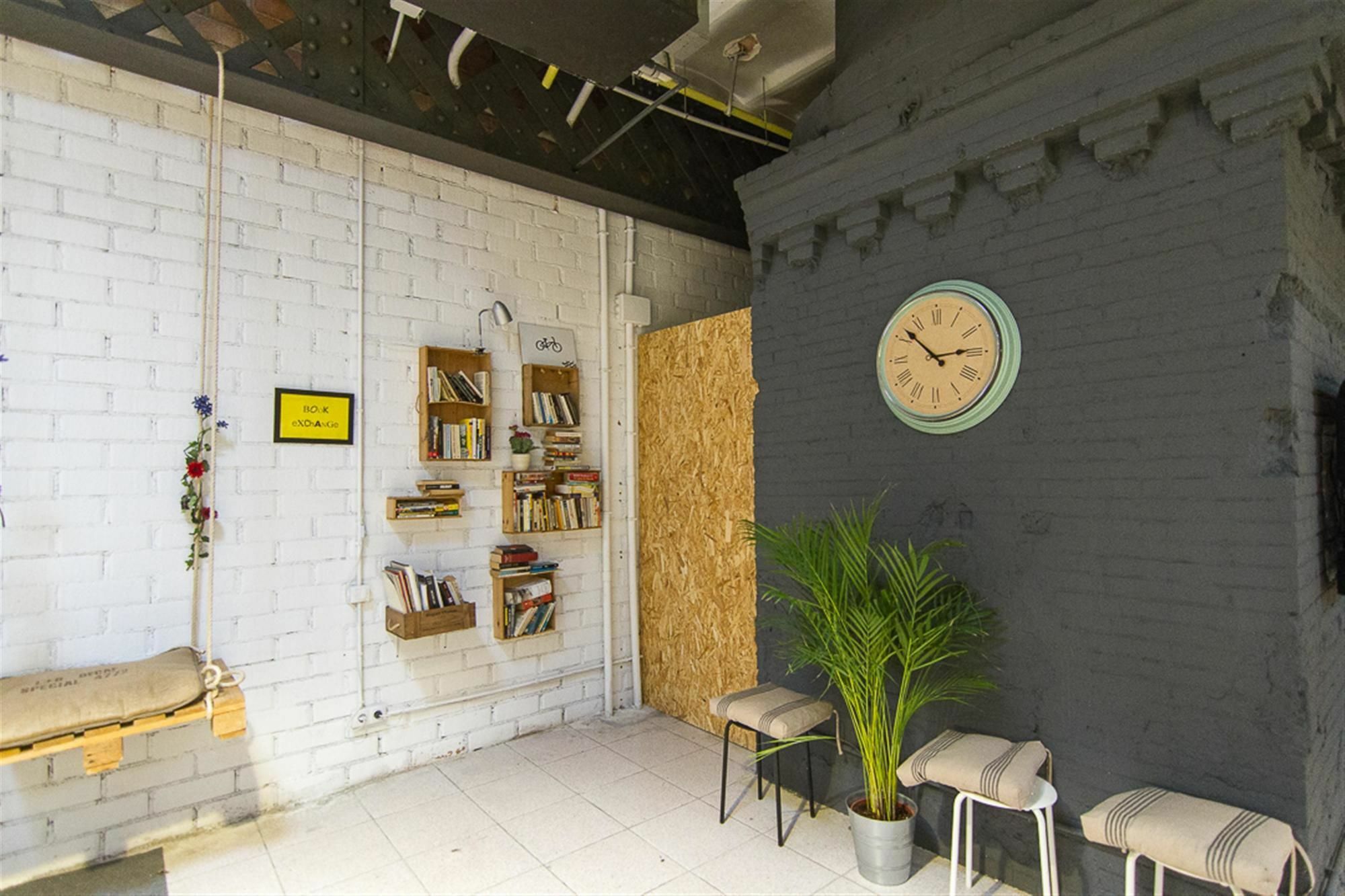 Bed & Bike Barcelona Hostel Exterior photo